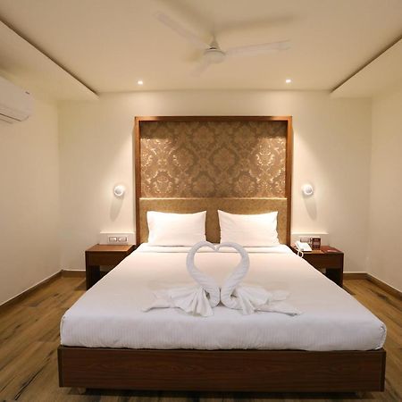 Hotel Shubham Palace Hyderabad Bagian luar foto