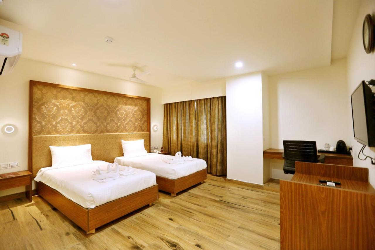 Hotel Shubham Palace Hyderabad Bagian luar foto