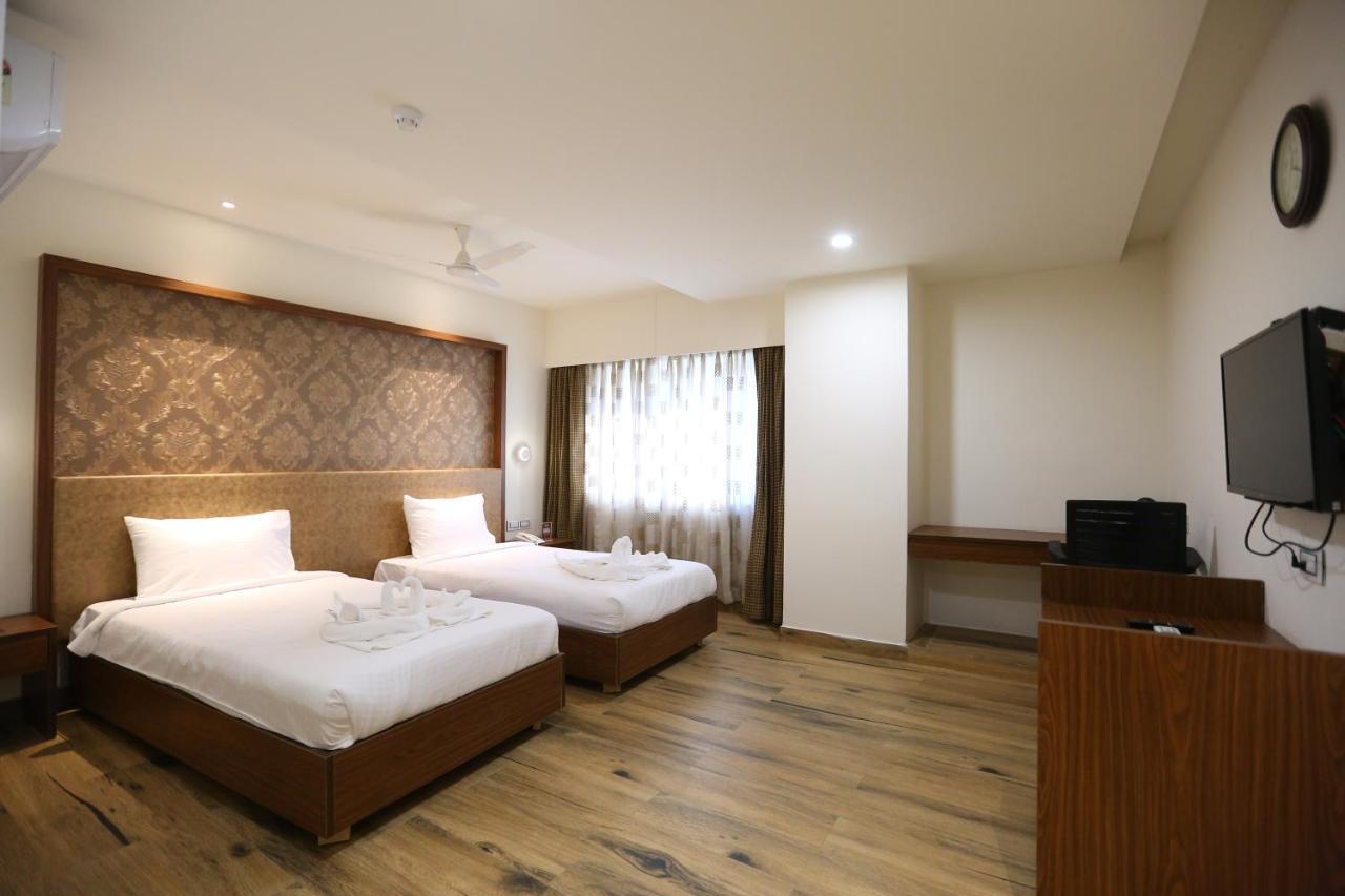 Hotel Shubham Palace Hyderabad Bagian luar foto