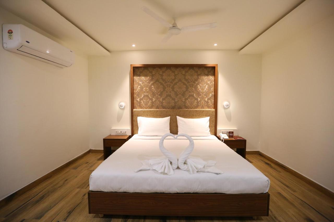 Hotel Shubham Palace Hyderabad Bagian luar foto