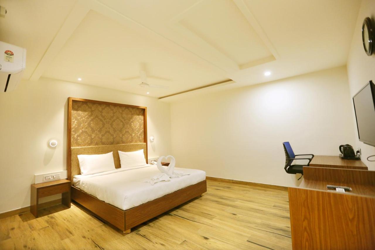 Hotel Shubham Palace Hyderabad Bagian luar foto